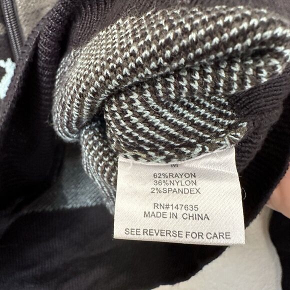 Romeo & Juliet Womens Top Knit Animal Print Long Sleeve M EUC - Picture 6 of 6